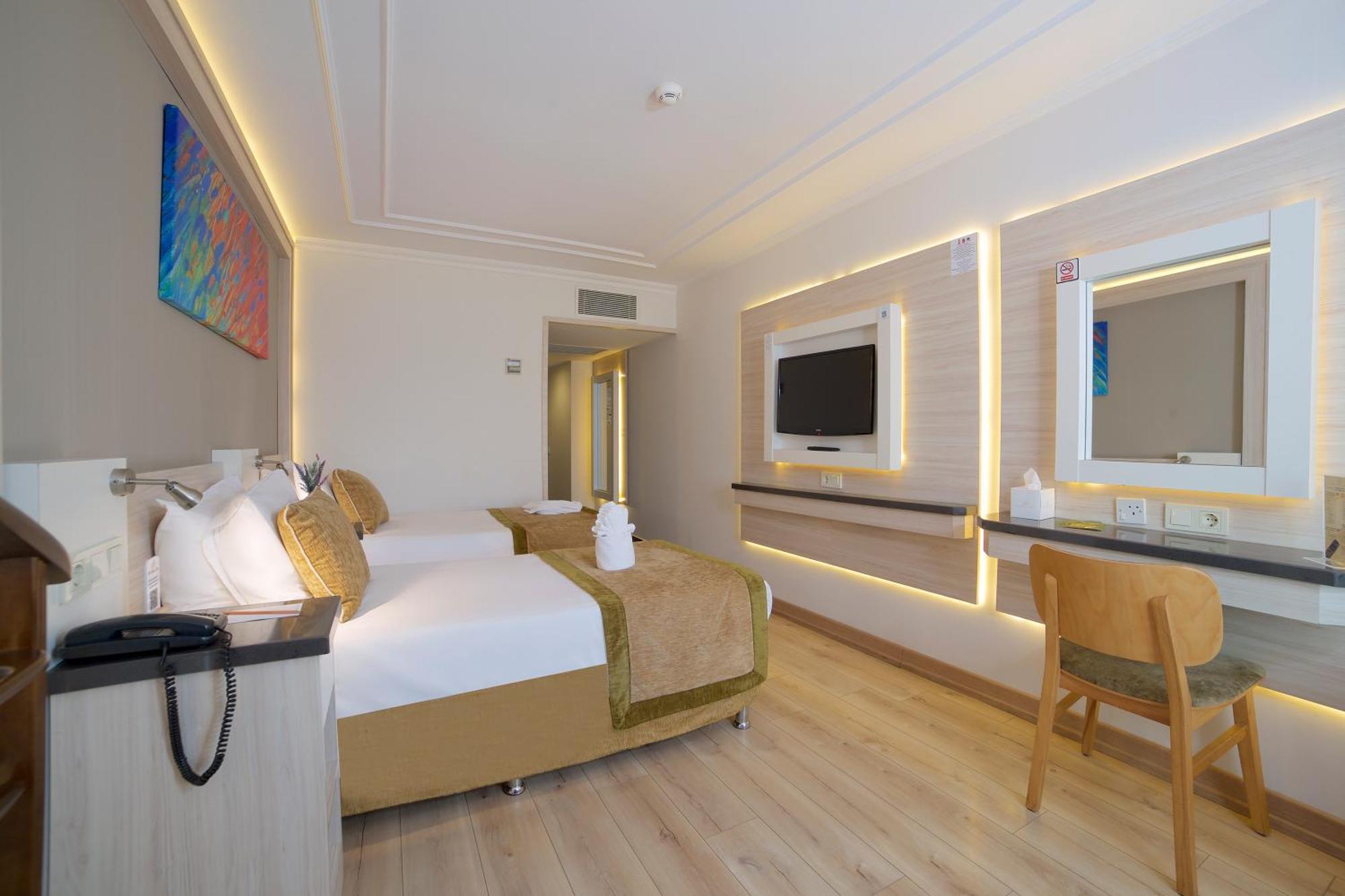 Hotel Bulvar Palas Istanbul Exterior foto
