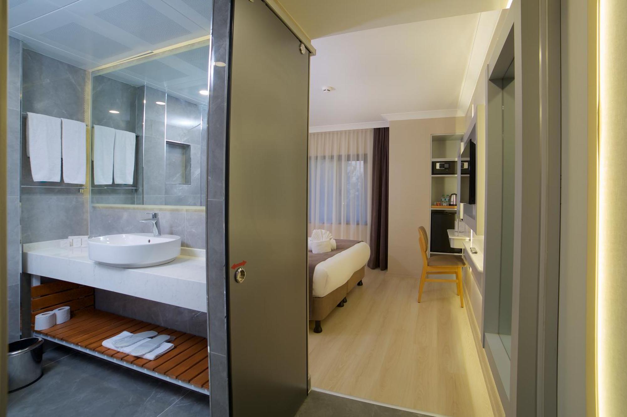 Hotel Bulvar Palas Istanbul Exterior foto